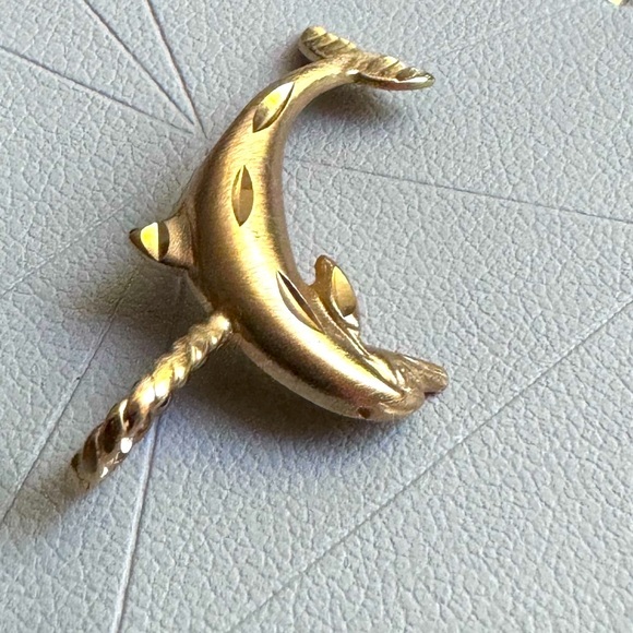 🐬 Stunning Vintage 14K Yellow Gold Dolphin Charm for Necklace and/or Bracelet - Picture 4 of 11